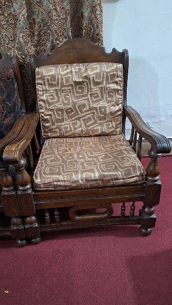 Pure old wooden sofa set with golden cutions is up for sale 6