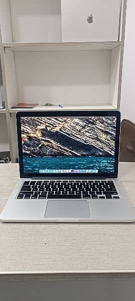 MacBook Pro 2015 13" ci5 Retina display 1