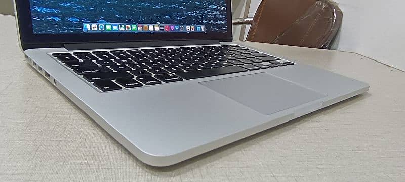 MacBook Pro 2015 13" ci5 Retina display 9