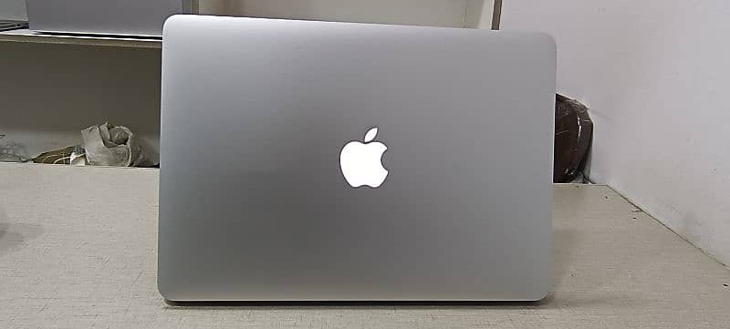 MacBook Pro 2015 13" ci5 Retina display 10