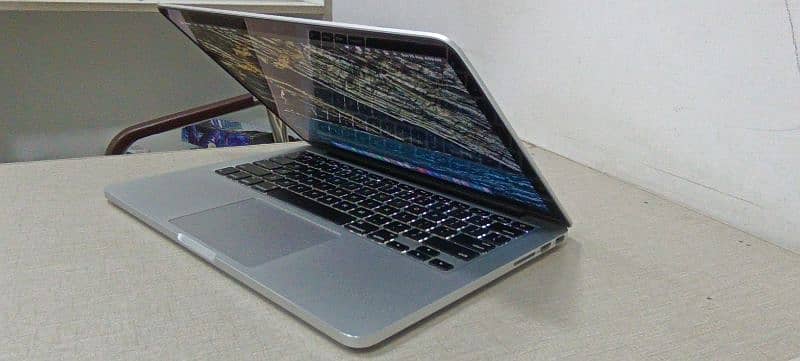 MacBook Pro 2015 13" ci5 Retina display 11