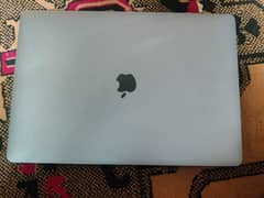 Apple macbook pro 15" 2017 in lush condition