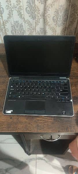 LAPTOP DELL LATITUDE E7240 i5 4th Gen 1