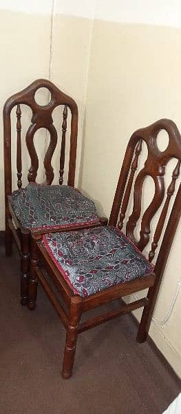 Dining table with 6 Chairs 7