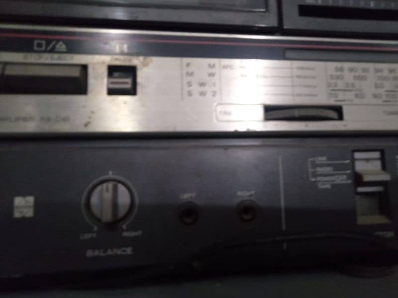 antique casette player 3