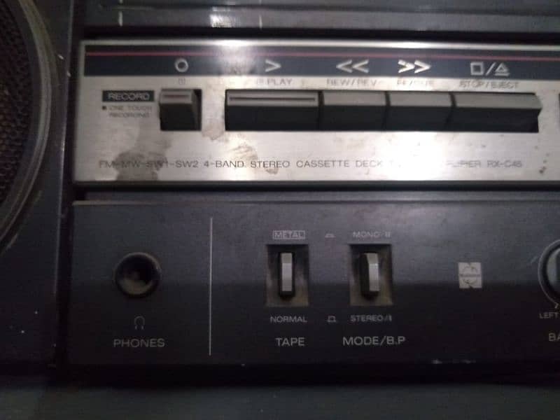 antique casette player 8