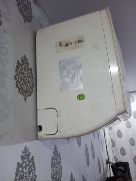 ELECTROLUX 1.5 Ton DC Inverter AC Heat and Cool 1