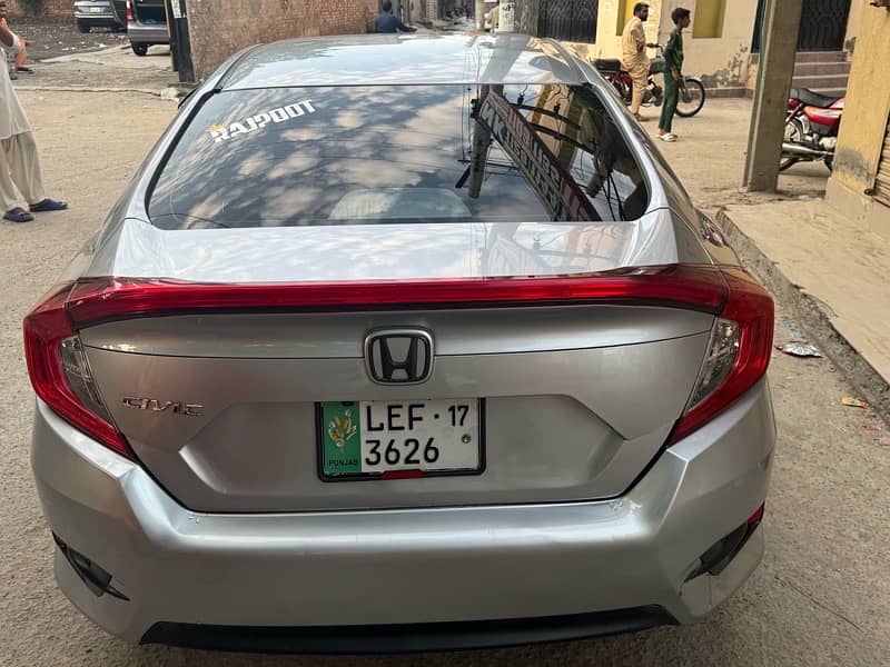 Honda Civic Oriel 2017 6