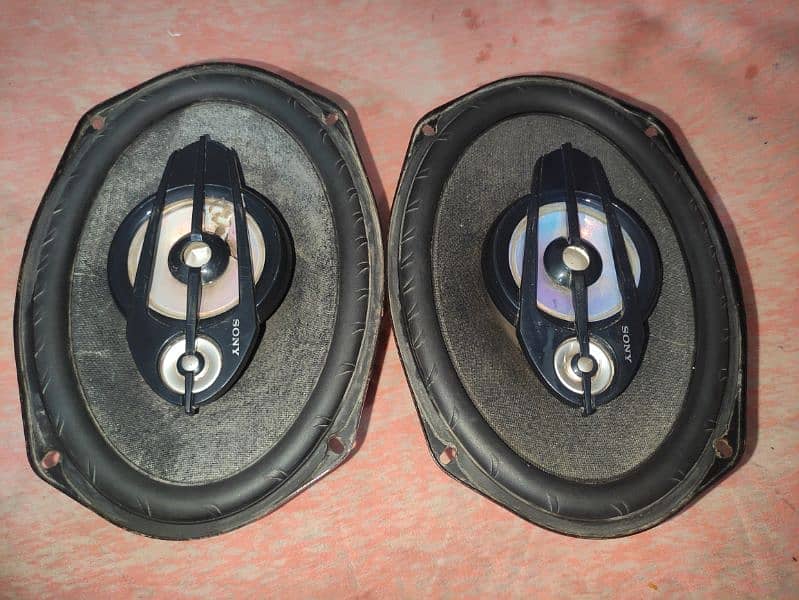 car speakers & Alpine pre 8