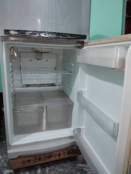 Large Size WAVES FRIDGE Model WRC 322 Price 32000 4