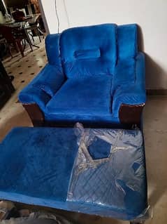 5 seater sofa and table set 0