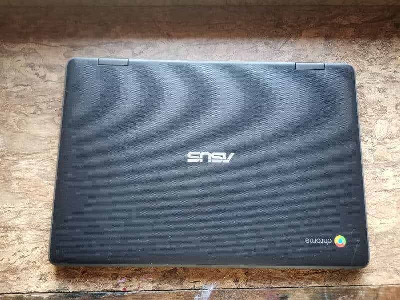 Chromebook C2M04 8