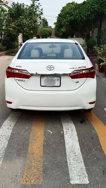 Toyota Corolla Altis 2017 12