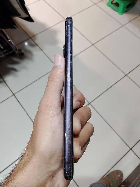 Moto Z4. Urgent Sale. 4