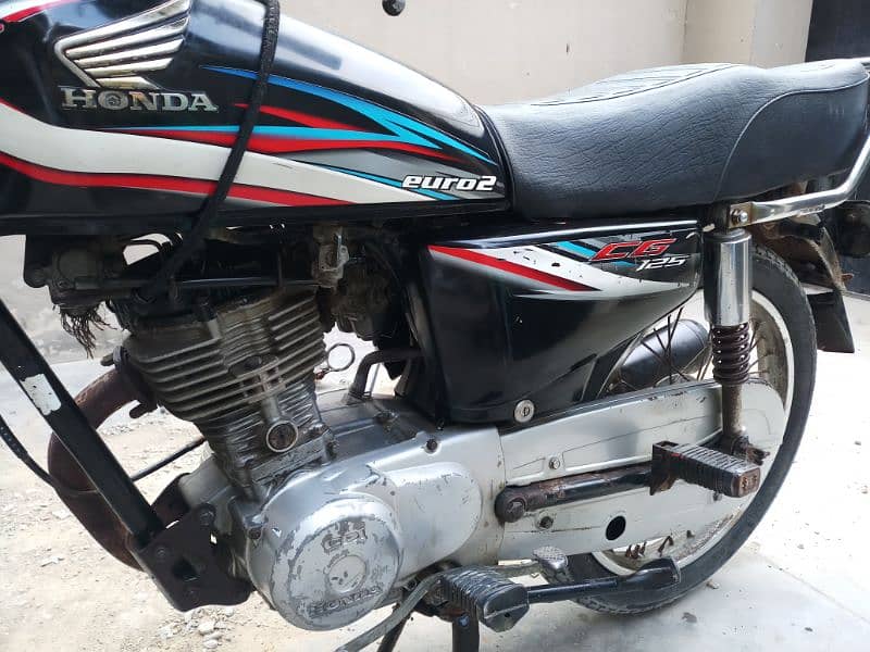 Honda CG125 - MODEL 2015 1