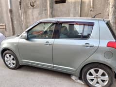 Suzuki Swift dlx 2012