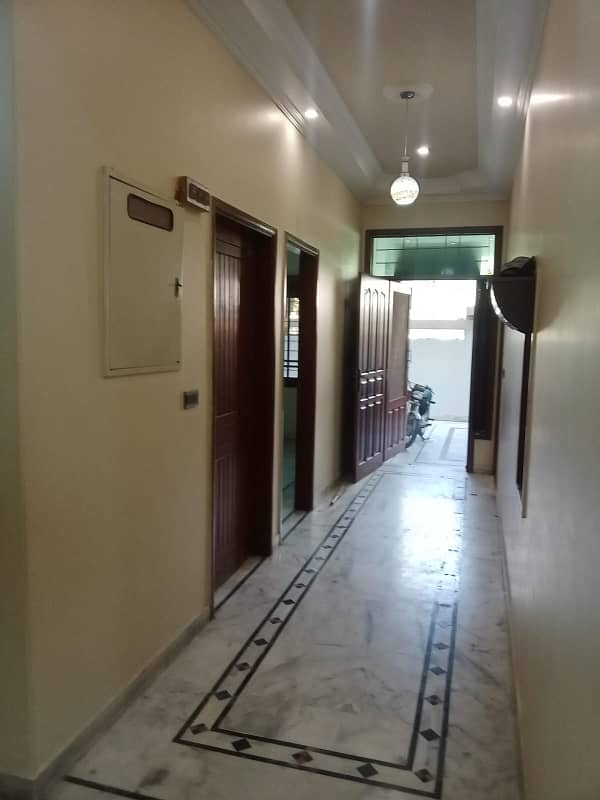 400( sq. yd ) Silent Commercial for Rent in Gulshan Block-6 7