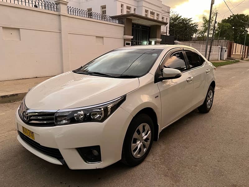 Toyota Corolla GLI automatic  2017 b2b first owner like new 0