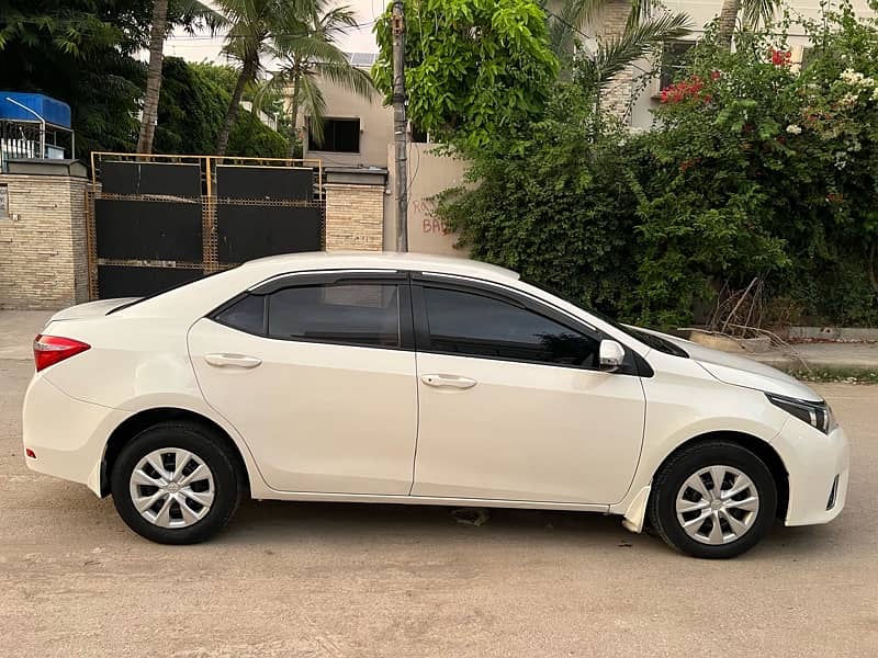 Toyota Corolla GLI automatic  2017 b2b first owner like new 3