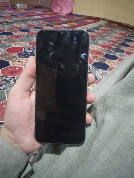 im Selling my realme c25 4 128 saf set with chargert 2