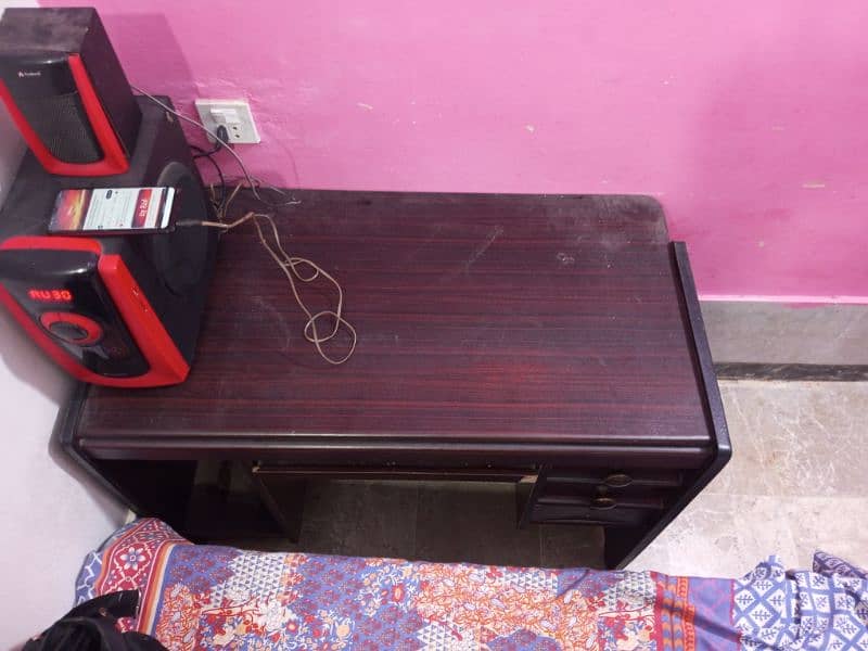 computer Table 2