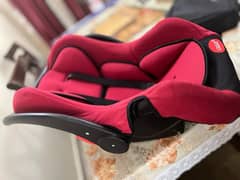 baby carry cot/car seat