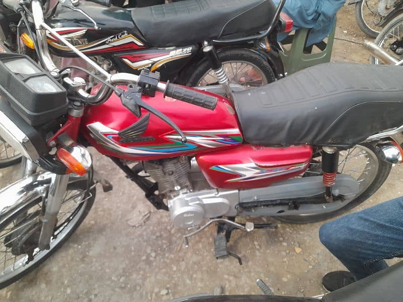 united 125 cc 1