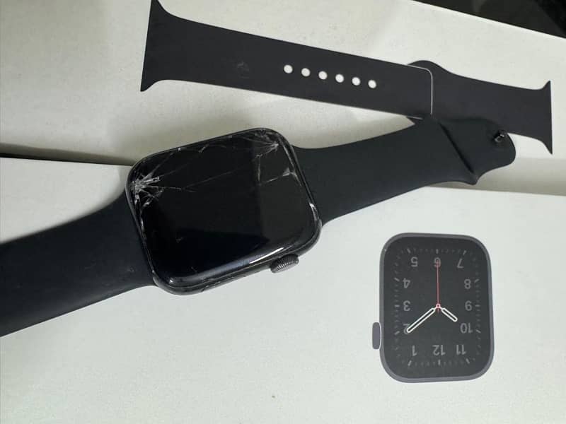 Apple watch Se 1st Gen (Display Broken) 0