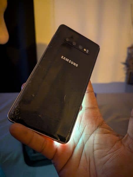 Samsung s10+ non pta panel damge ha uper ka thora dolhta bhi ha 1