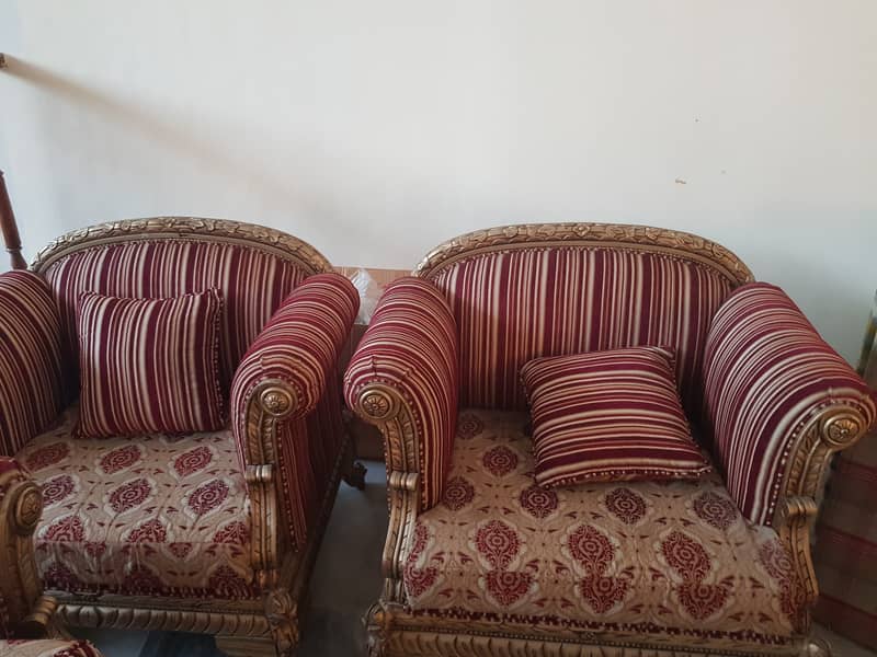 7 Seater Sofa made with sheesham wood, molty foam and mettalic leafin 2