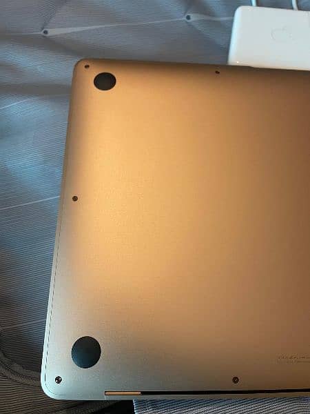 macbook M1 2020 golden sealed 2