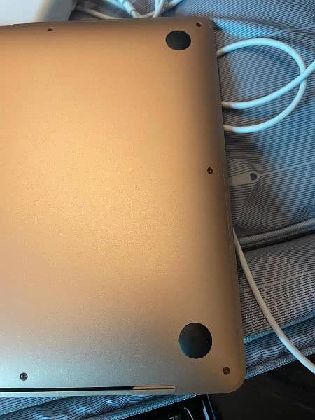 macbook M1 2020 golden sealed 3