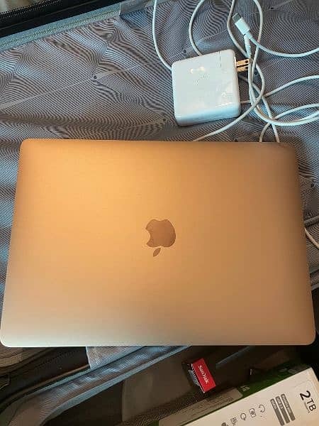 macbook M1 2020 golden sealed 8