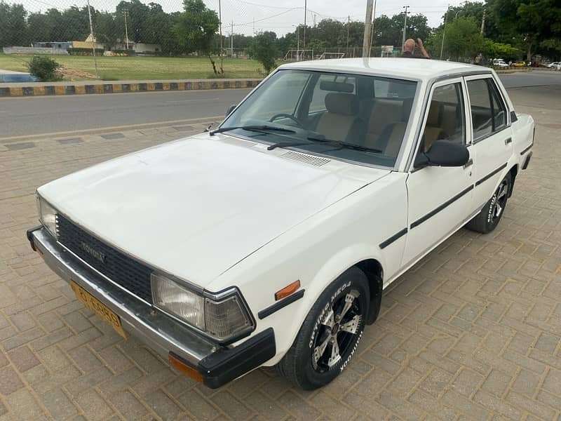 (R) Officers Used Just Like New Classic Toyota Corolla 82 1