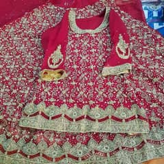 bridal lehnga condition 10/10. . medium size. . full stitched lehnga.