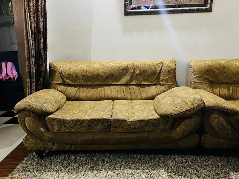 urgent sale sofa set 2