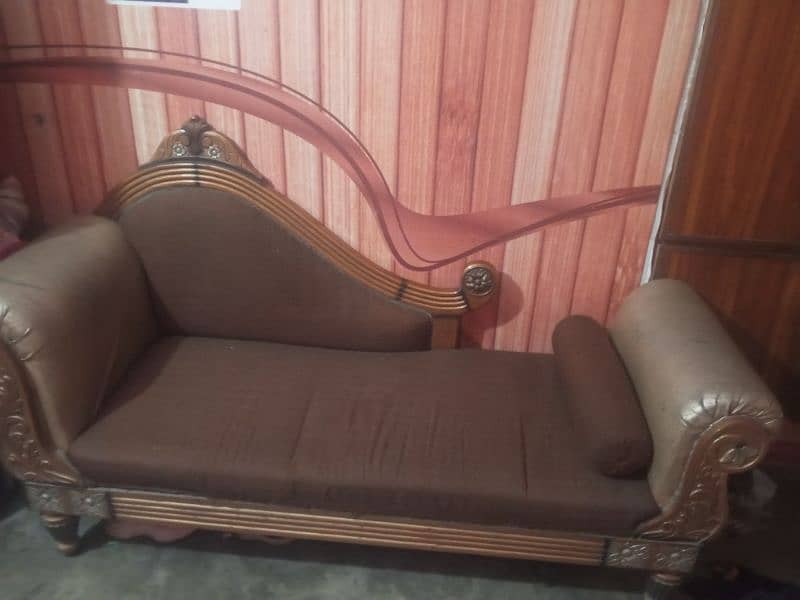 Dewan sofa 2