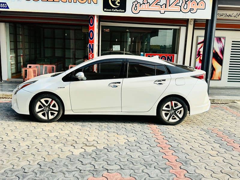 Toyota Prius 2016/19 1