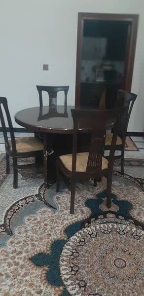 dining table for sell 2