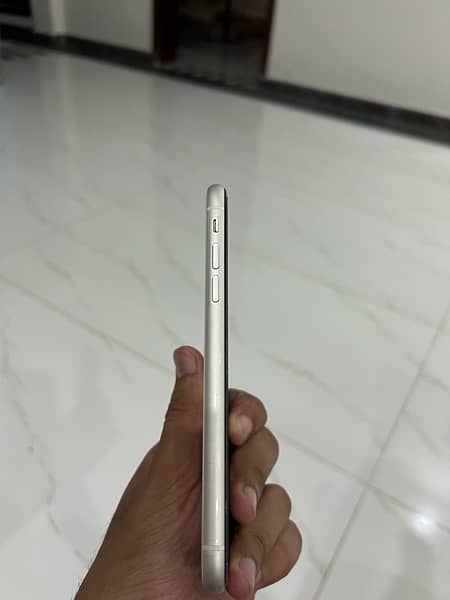 iPhone 11 64Gb Non pta factory Unlock 2