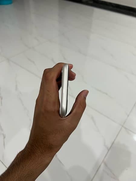 iPhone 11 64Gb Non pta factory Unlock 3