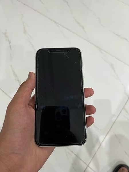 iPhone 11 64Gb Non pta factory Unlock 5