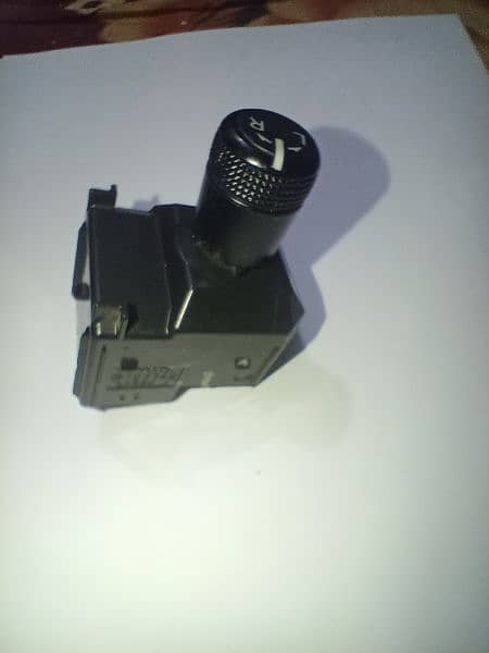 Mirror Switch of Toyota Prius 2022 (Latest Model), Fortuner, Aqua 7