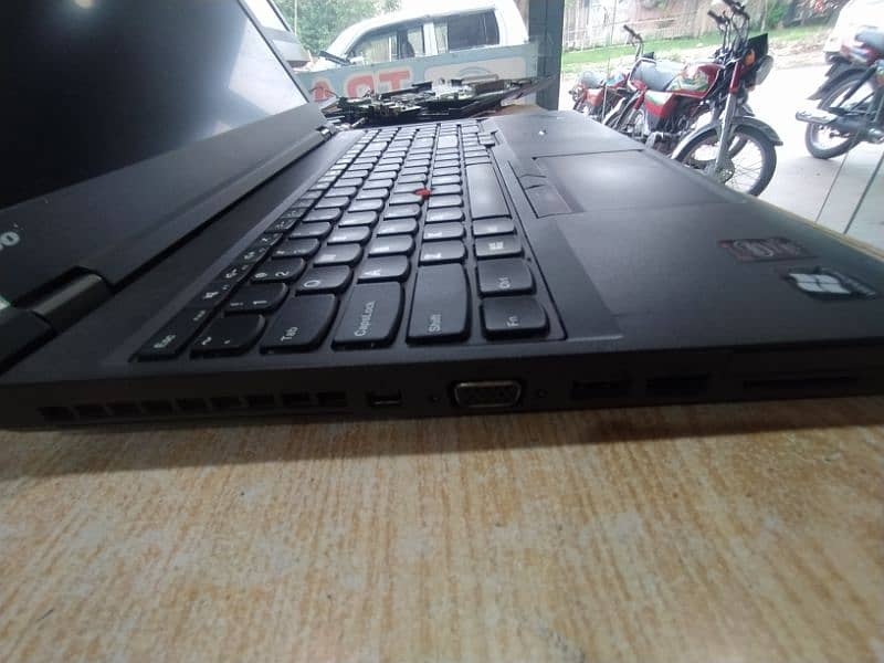 Lenovo Thinkpad W541 Workstation best for graphics designing & Gaming 1