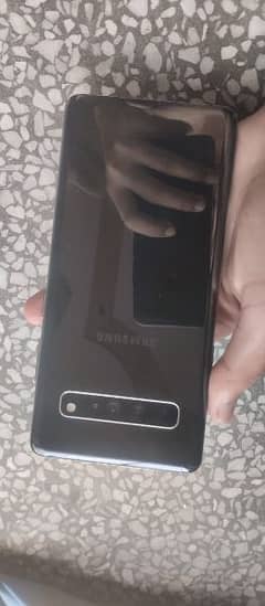 samsung galaxy s10 5g. 12 / 256 gb. corner crack. PTA .