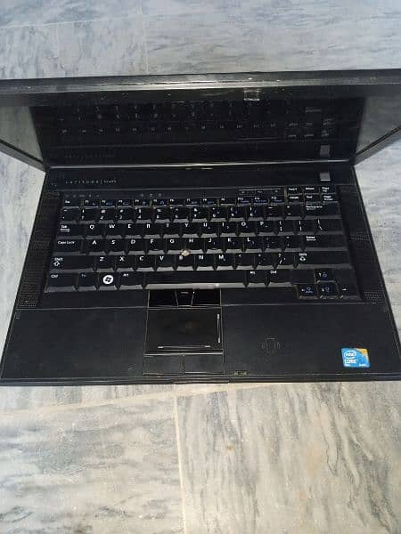 Dell Latitude 2