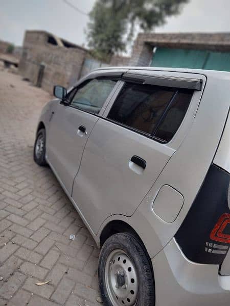 Suzuki Wagon R 2018 10