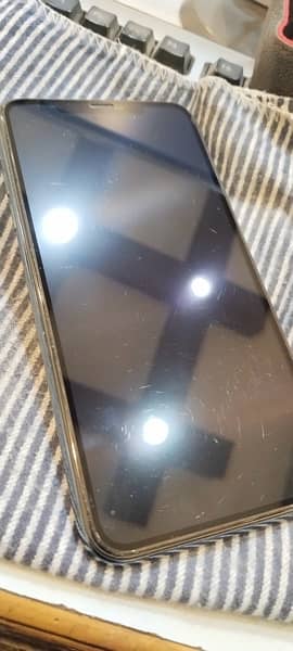 APPLE IPHONE (11 PRO MAX) 256gb NON PTA WATER SEALD. 3