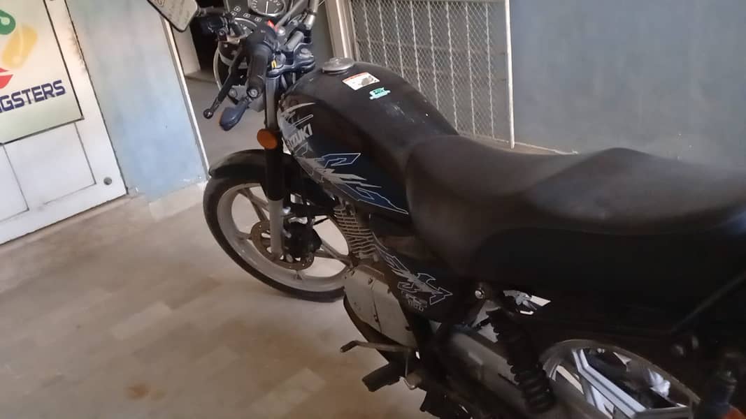 Suzuki GS 150 SE 2022 2