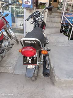 HONDA 125 (0303556695) LIKE NEW